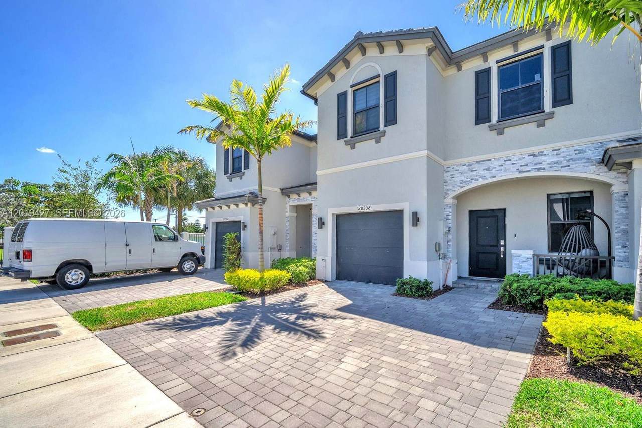 https://bt-photos.global.ssl.fastly.net/miami/1280_boomver_1_A12019427-2.jpg