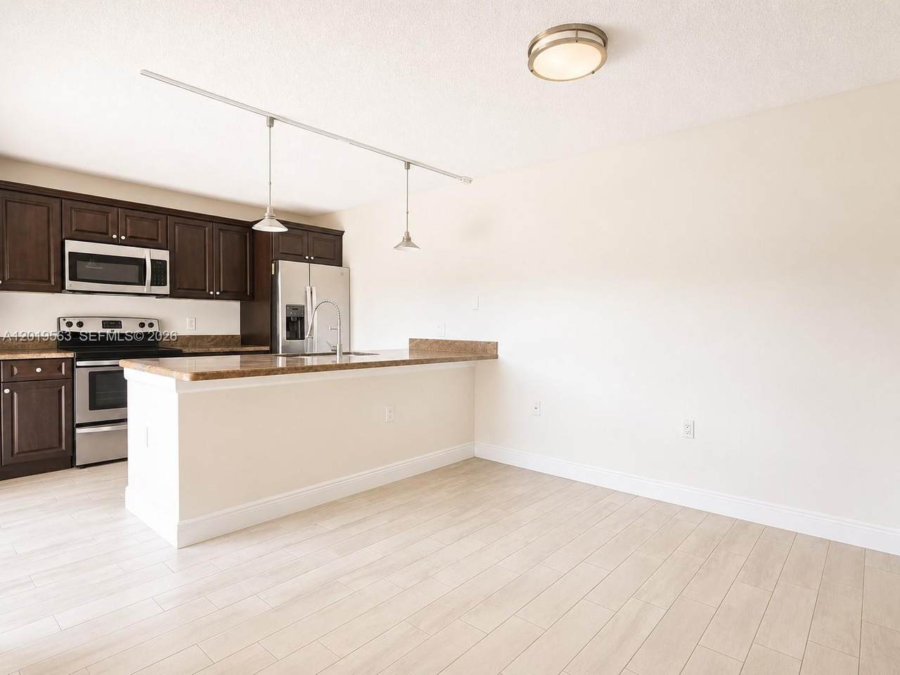 https://bt-photos.global.ssl.fastly.net/miami/1280_boomver_1_A12019563-2.jpg