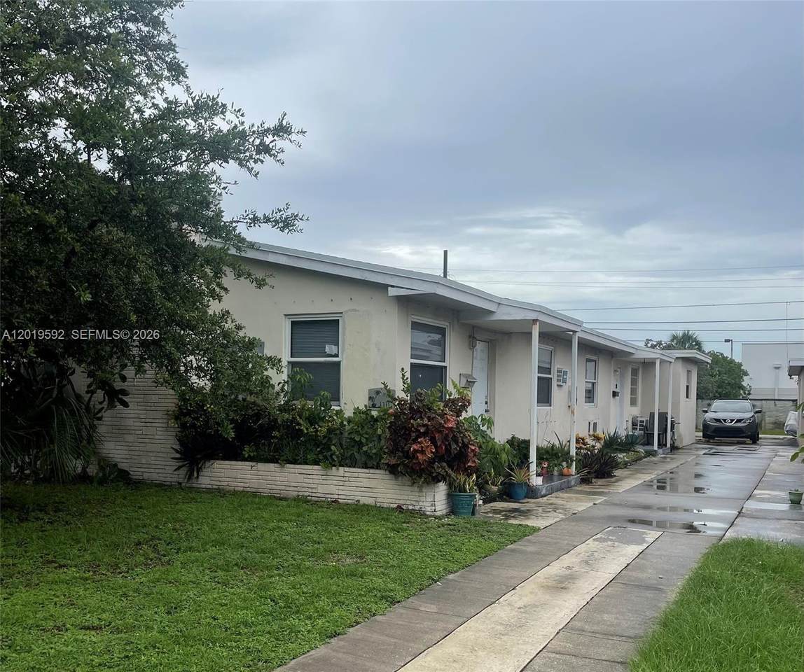1711 Thomas St - Photo 1