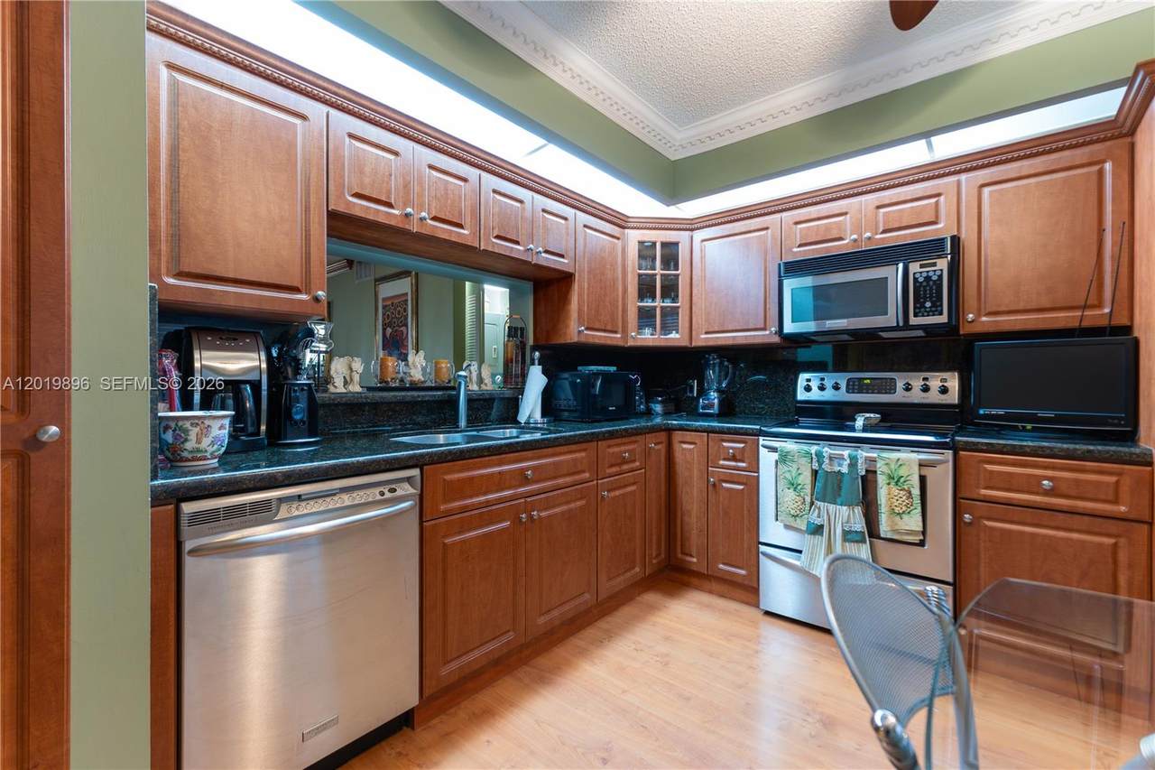 https://bt-photos.global.ssl.fastly.net/miami/1280_boomver_1_A12019896-2.jpg