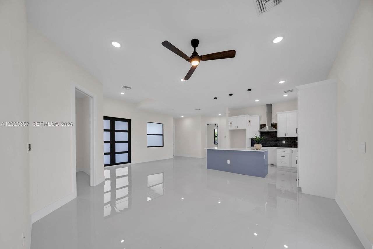 https://bt-photos.global.ssl.fastly.net/miami/1280_boomver_1_A12020357-2.jpg