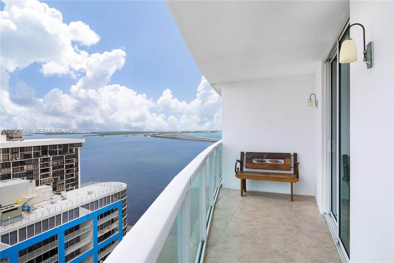 https://bt-photos.global.ssl.fastly.net/miami/1280_boomver_1_A12020563-2.jpg