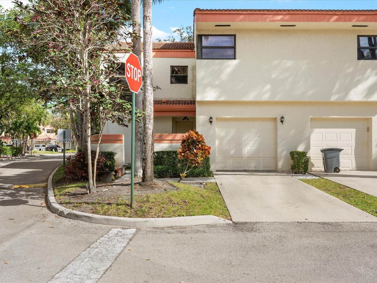 3400 Emerald Oaks Dr - Photo 1