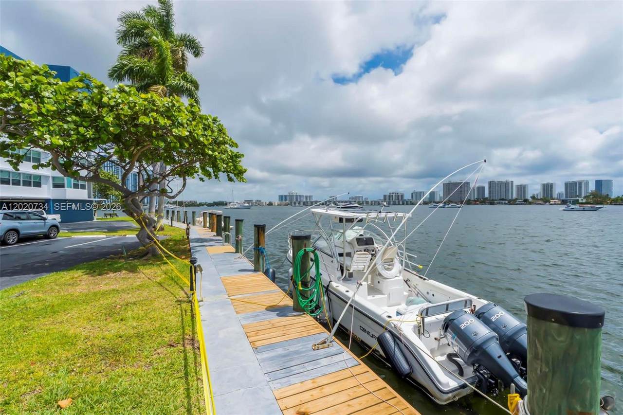 https://bt-photos.global.ssl.fastly.net/miami/1280_boomver_1_A12020734-2.jpg