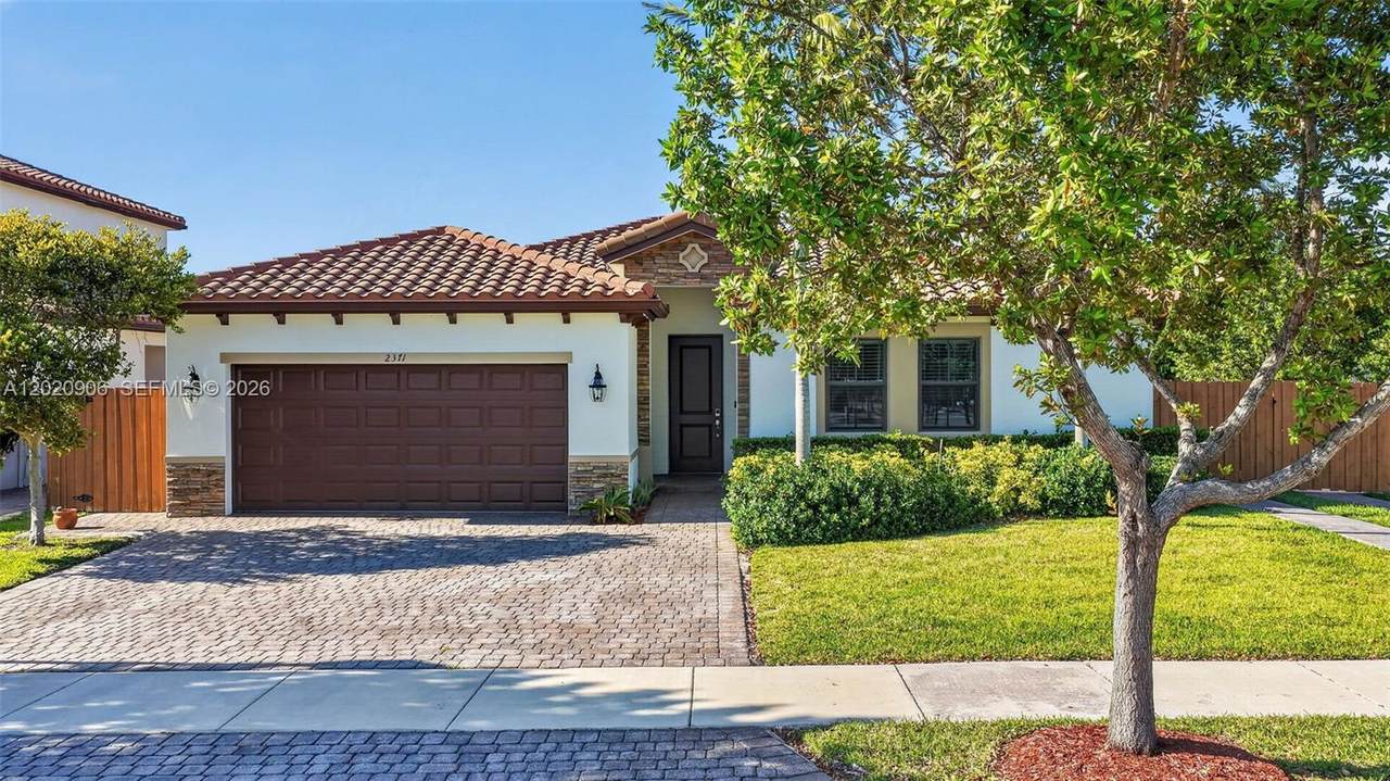2371 1st Ct - Photo 1