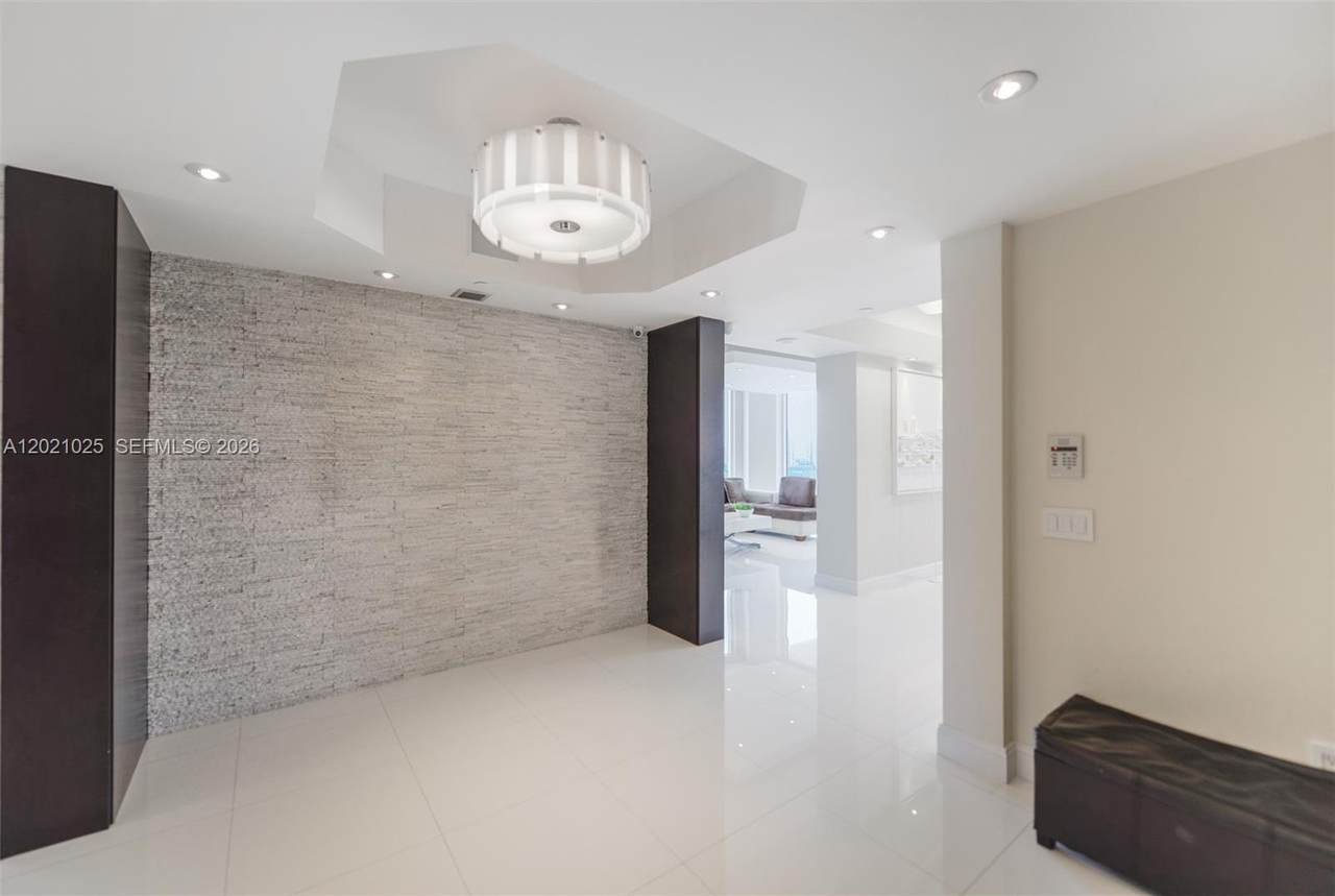 6000 Island Blvd - Photo 1