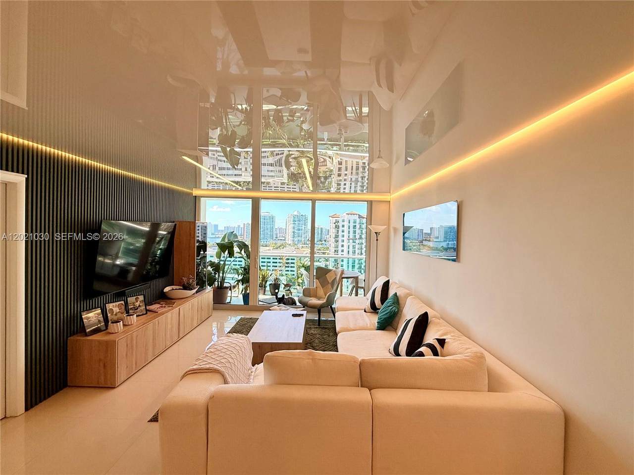 https://bt-photos.global.ssl.fastly.net/miami/1280_boomver_1_A12021030-2.jpg