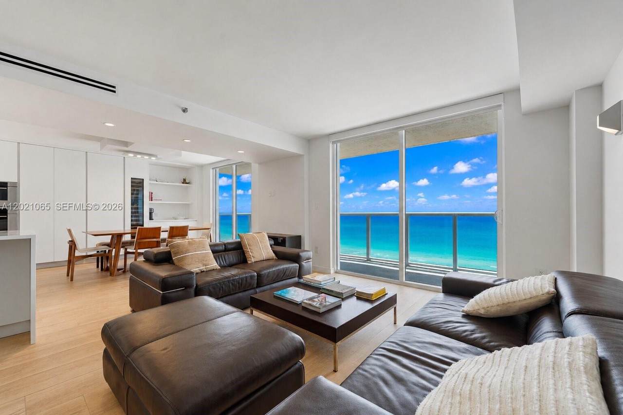 2457 Collins Ave - Photo 1