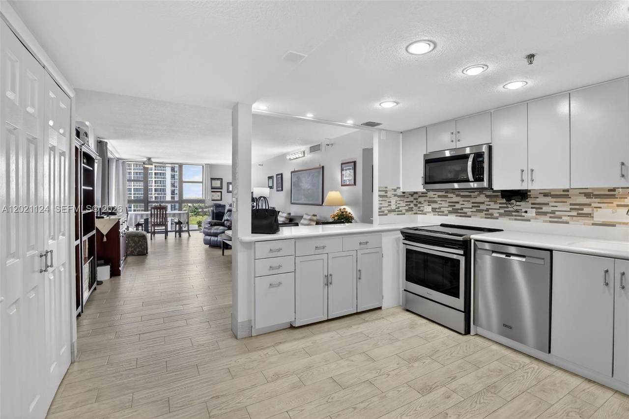 20515 Country Club Dr - Photo 1
