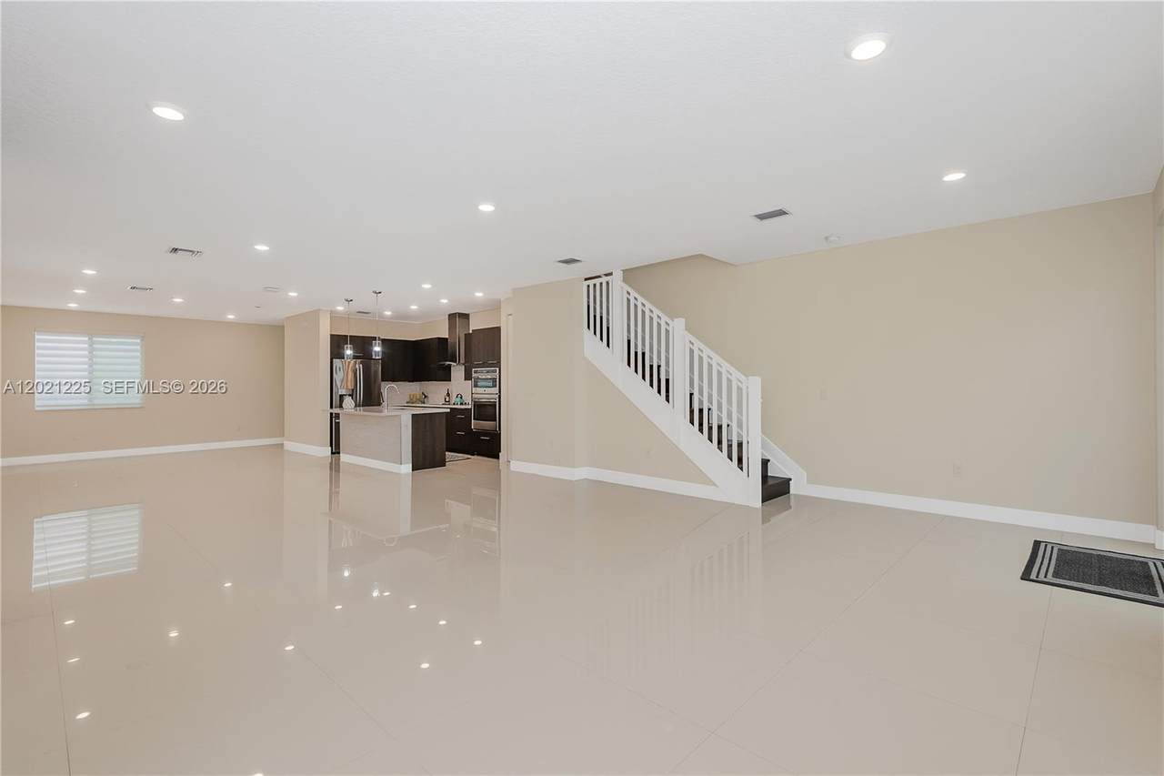 https://bt-photos.global.ssl.fastly.net/miami/1280_boomver_1_A12021225-2.jpg
