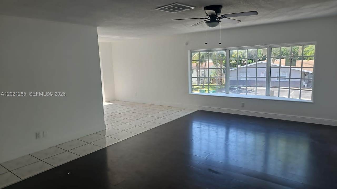 5300 18th Ct - Photo 1