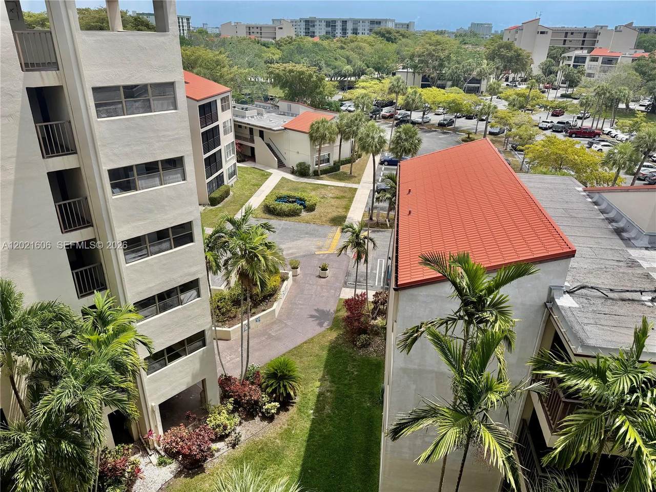 https://bt-photos.global.ssl.fastly.net/miami/1280_boomver_1_A12021606-2.jpg