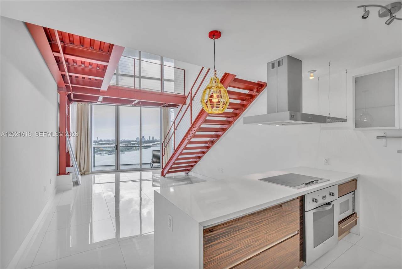 1100 Biscayne Blvd - Photo 1