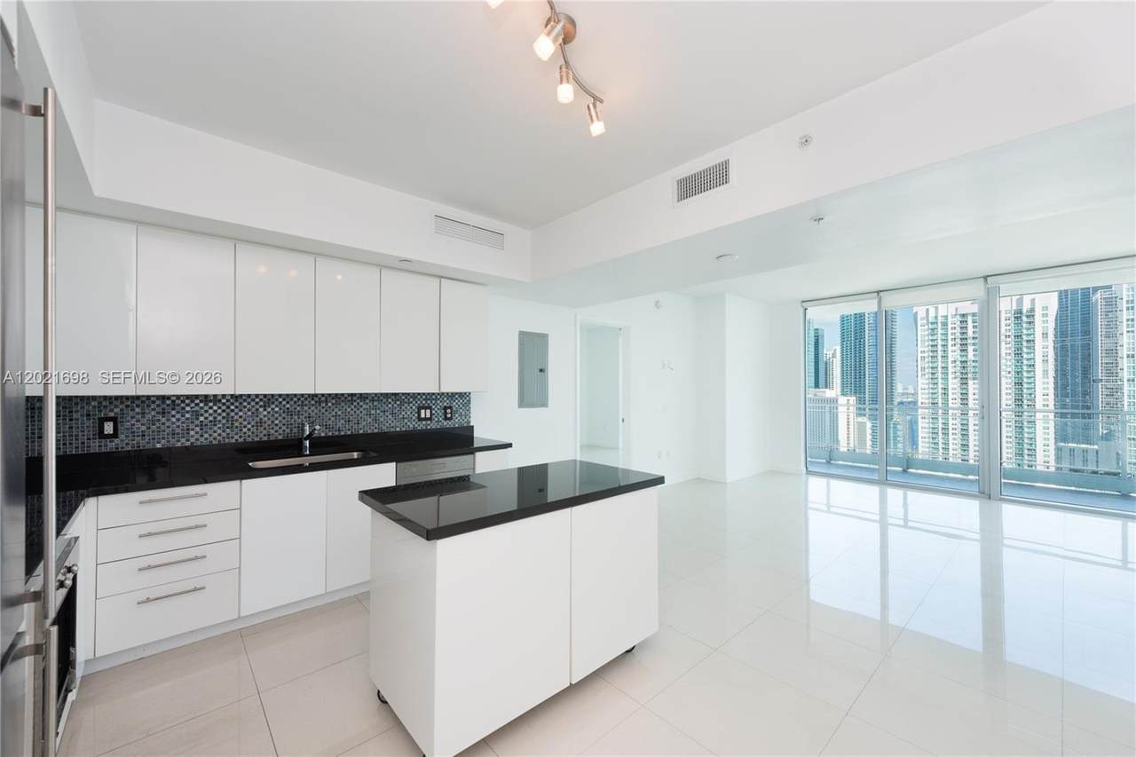 https://bt-photos.global.ssl.fastly.net/miami/1280_boomver_1_A12021698-2.jpg