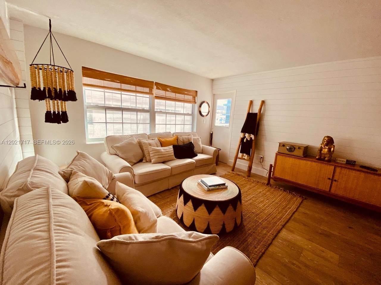 325 Ocean Dr - Photo 1