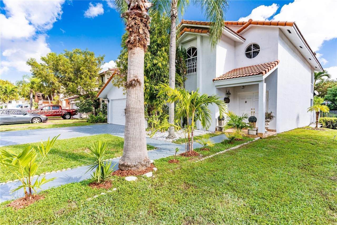 8909 108th Cir Ct - Photo 1