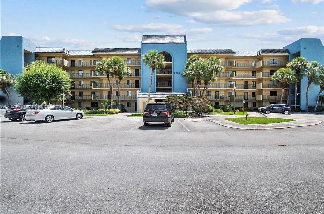 2786 Tennis Club Dr - Photo 1