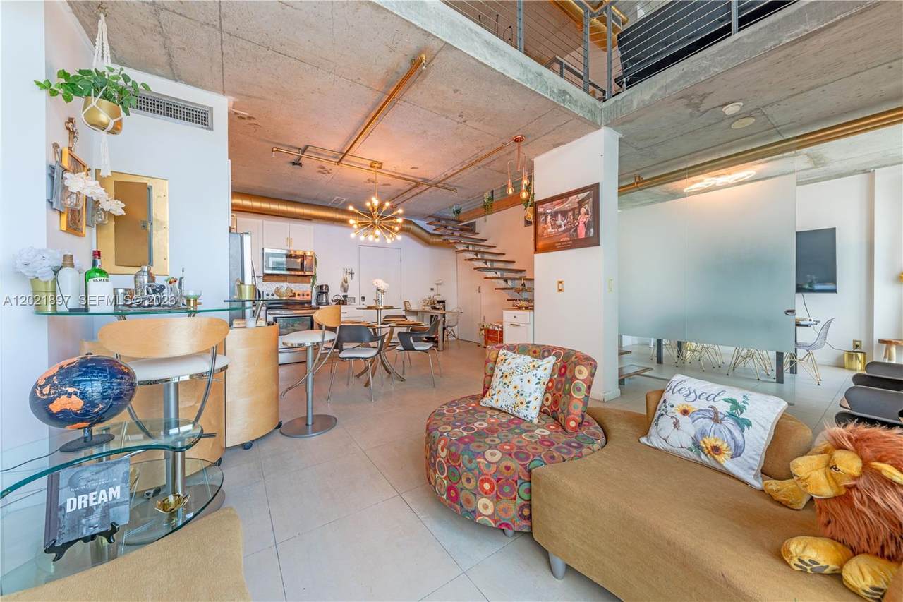 690 1st Ct - Photo 1