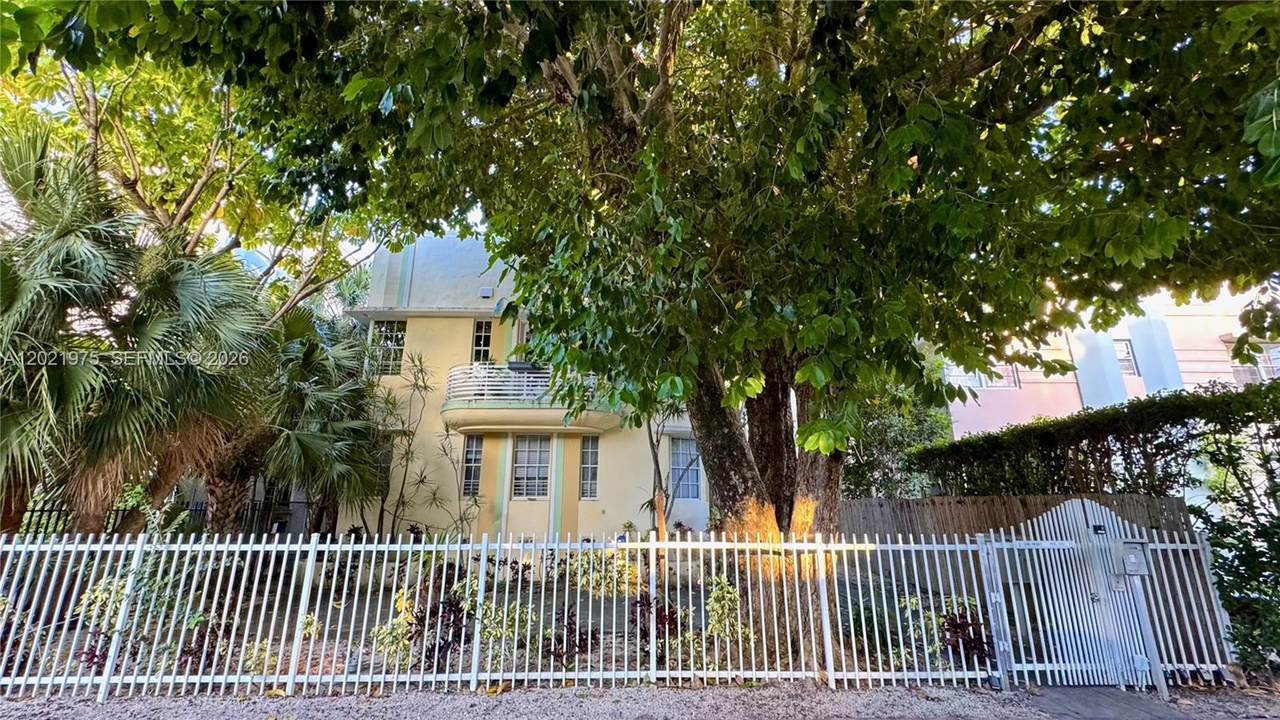 1335 Pennsylvania Ave - Photo 1