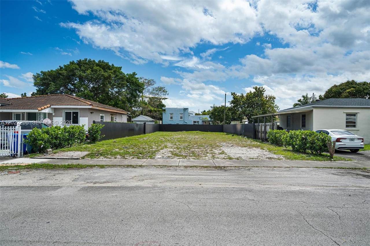 3056 13th St - Photo 1
