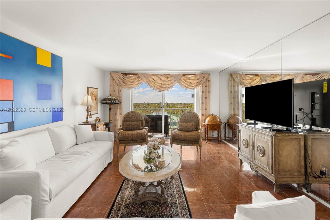 210 Sea View Dr - Photo 1
