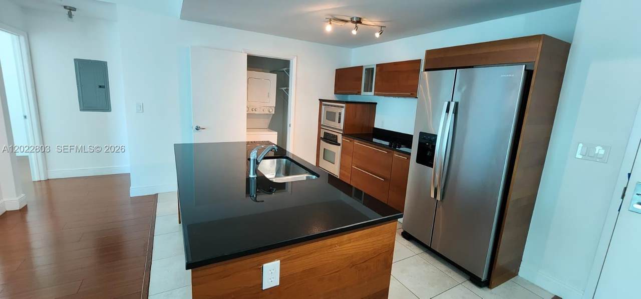 1900 Bayshore Dr - Photo 1
