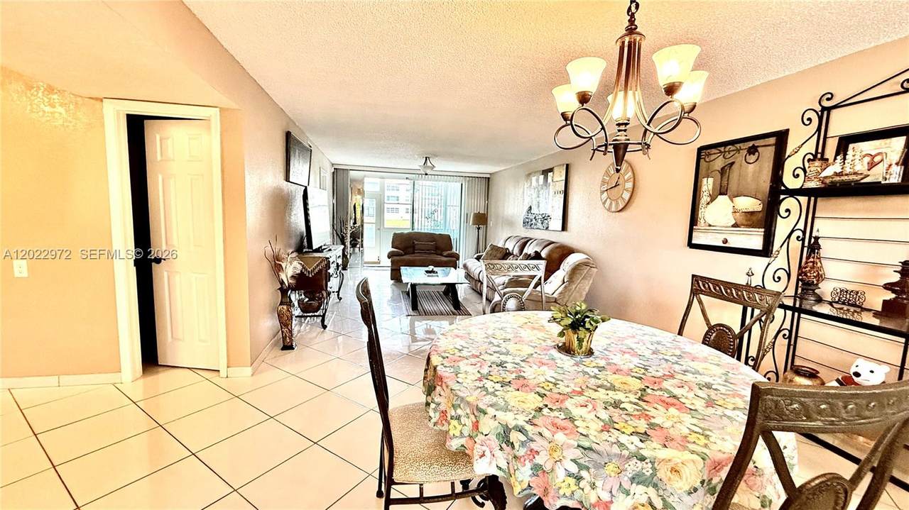 8961 Hollybrook Blvd - Photo 1