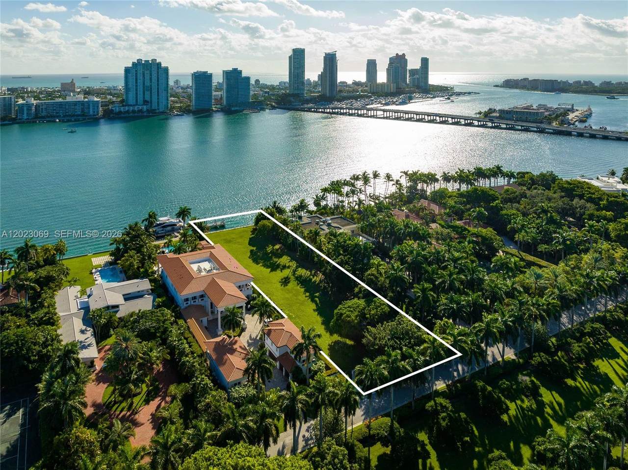 https://bt-photos.global.ssl.fastly.net/miami/1280_boomver_1_A12023069-2.jpg