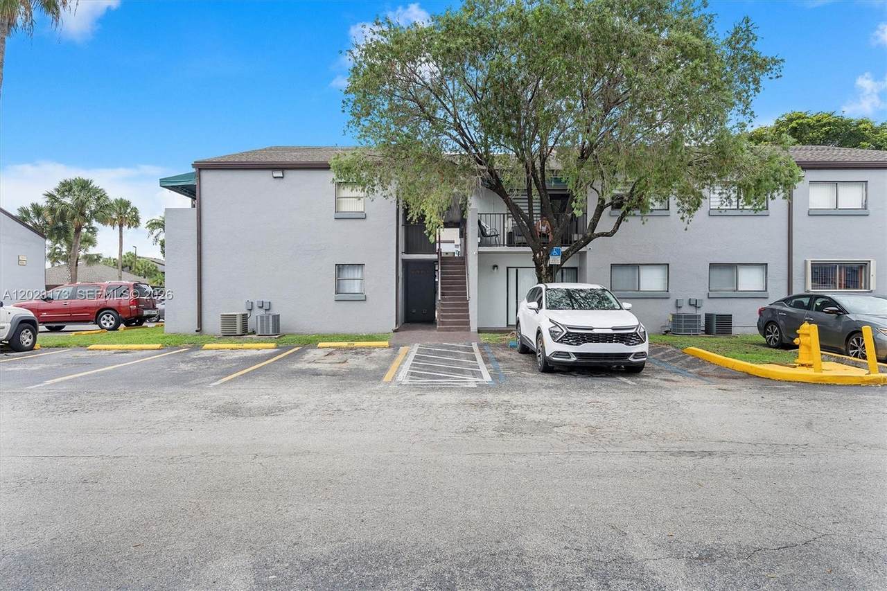 7407 152nd Ave - Photo 1
