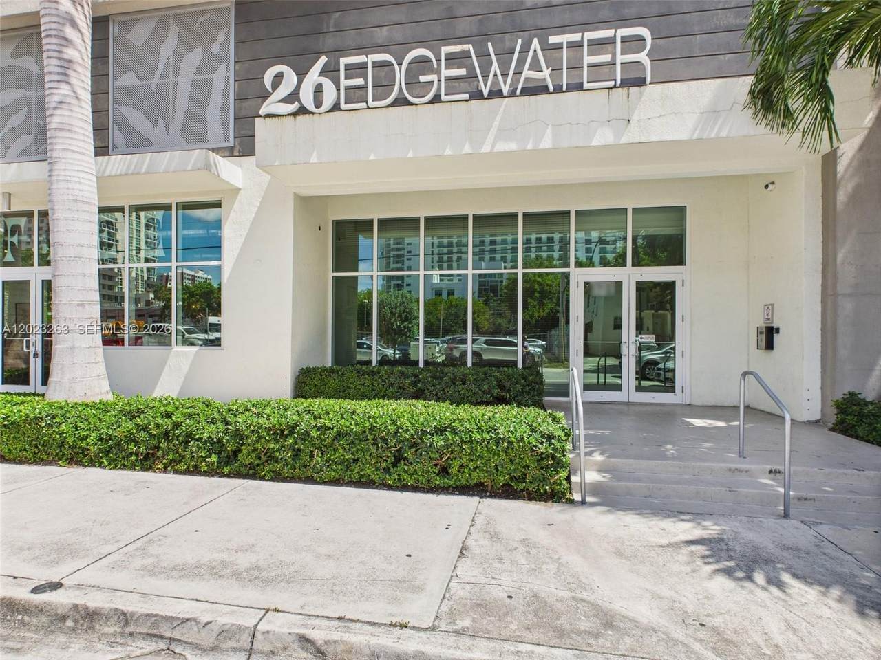 https://bt-photos.global.ssl.fastly.net/miami/1280_boomver_1_A12023263-2.jpg