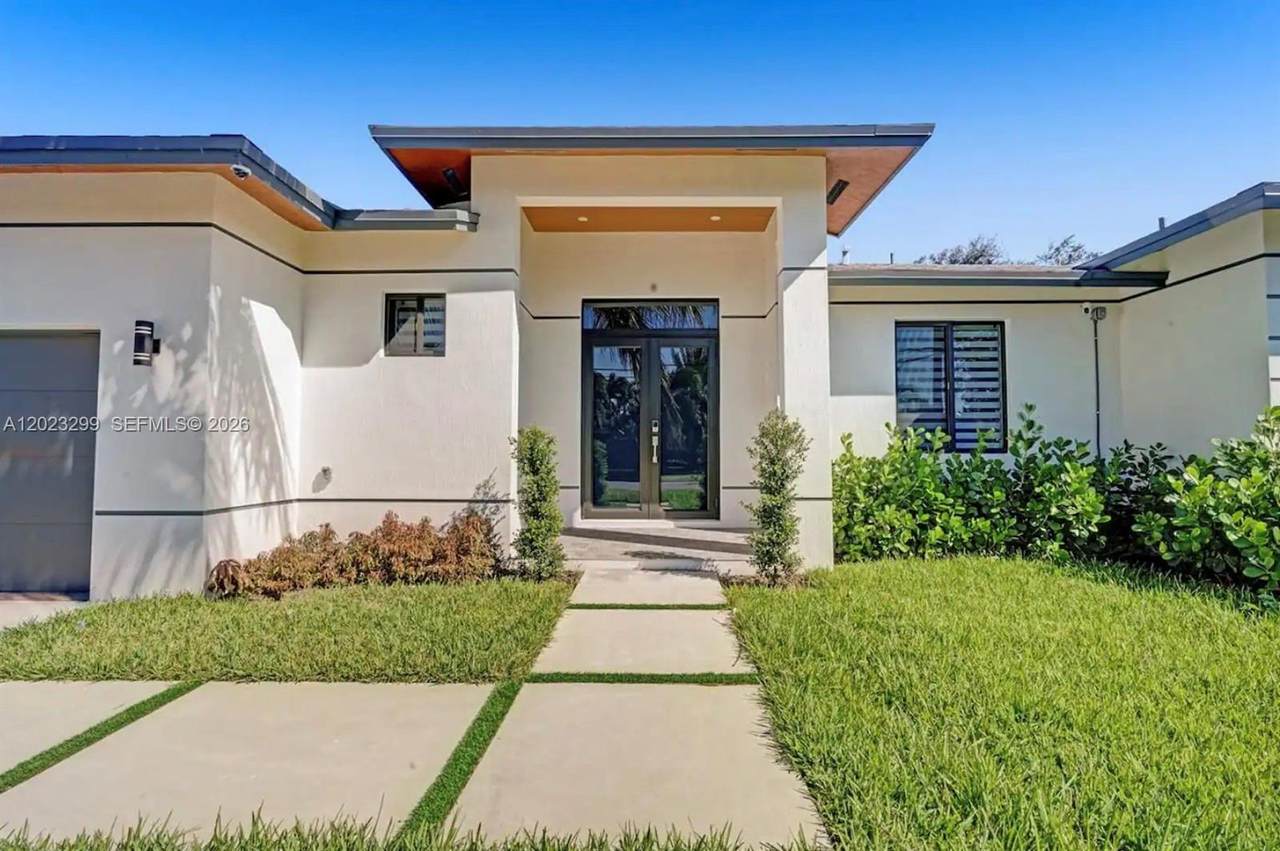 1930 36th Ave - Photo 1