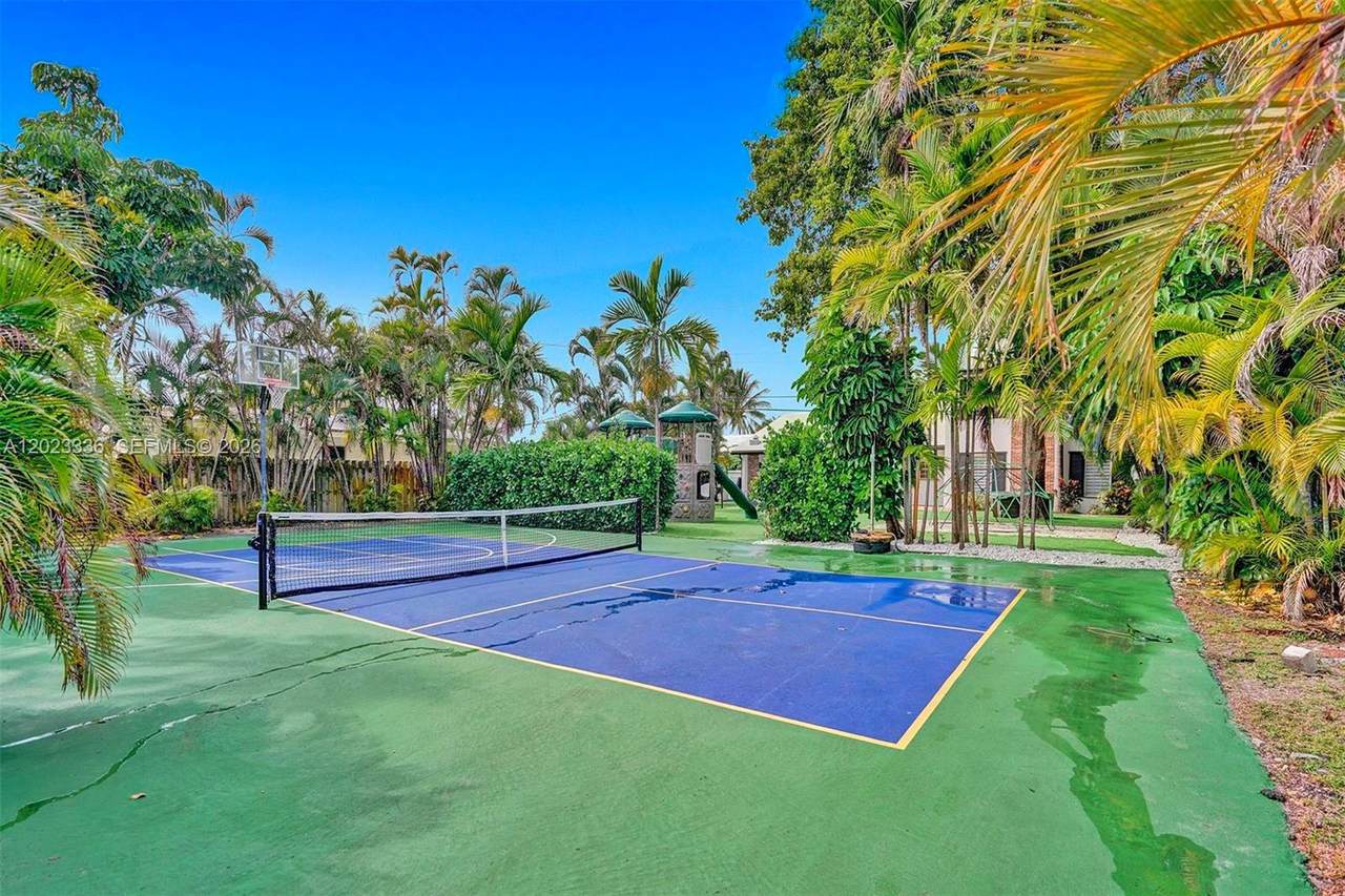 https://bt-photos.global.ssl.fastly.net/miami/1280_boomver_1_A12023336-2.jpg
