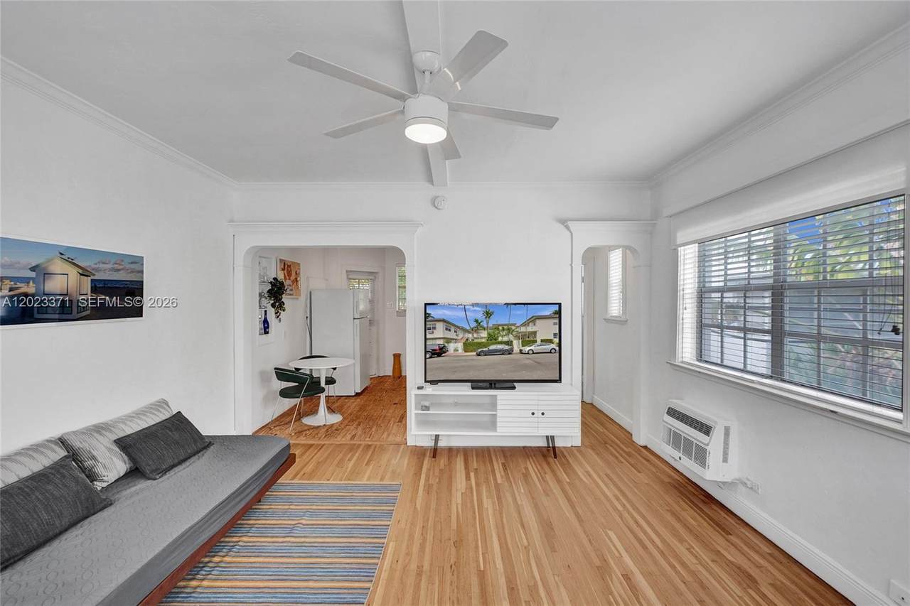 717 Espanola Way - Photo 1
