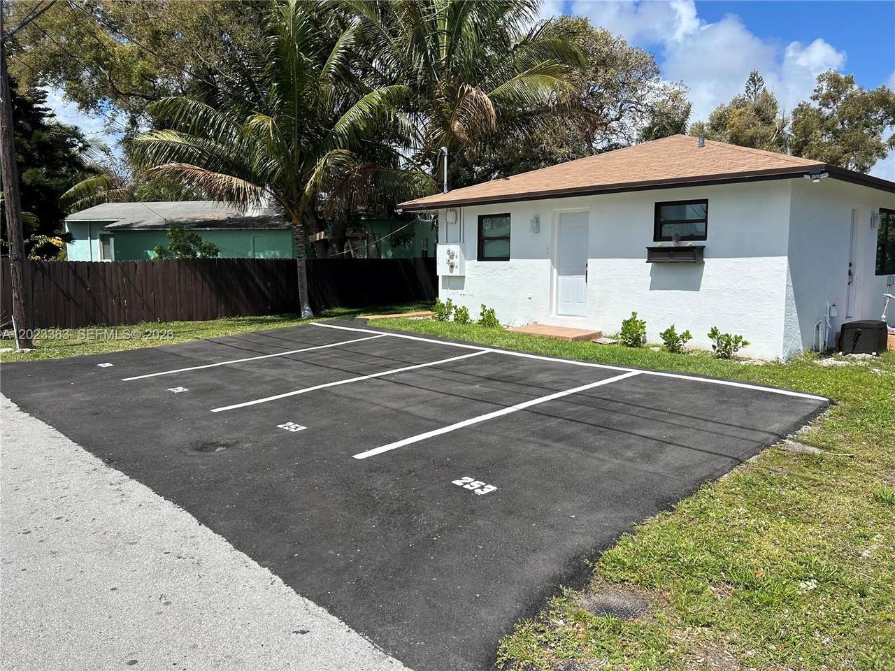 https://bt-photos.global.ssl.fastly.net/miami/1280_boomver_1_A12023383-2.jpg