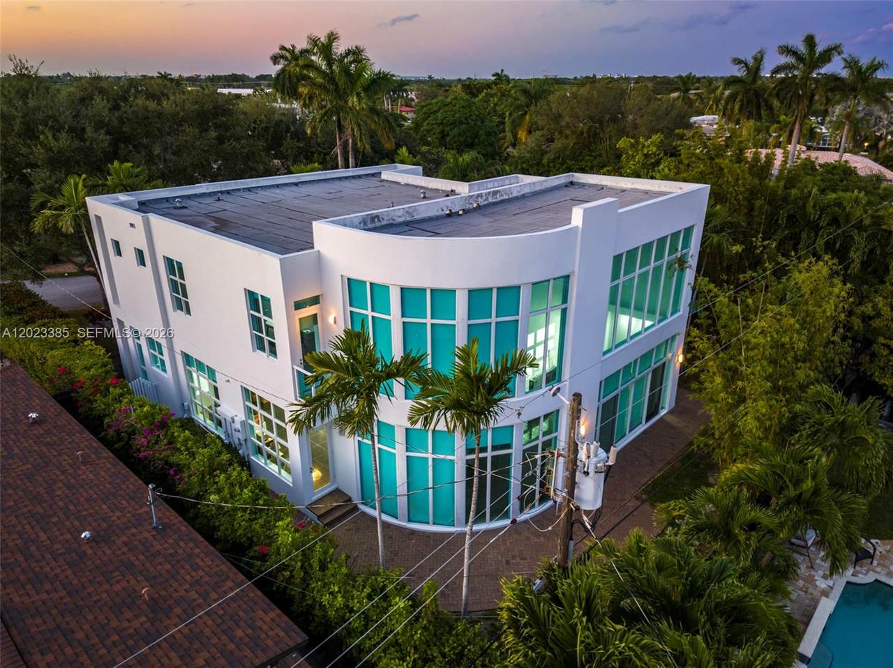 https://bt-photos.global.ssl.fastly.net/miami/1280_boomver_2_A12023385-2.jpg