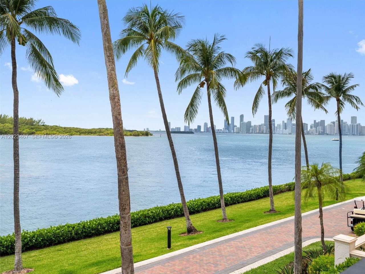 2425 Fisher Island Dr - Photo 1