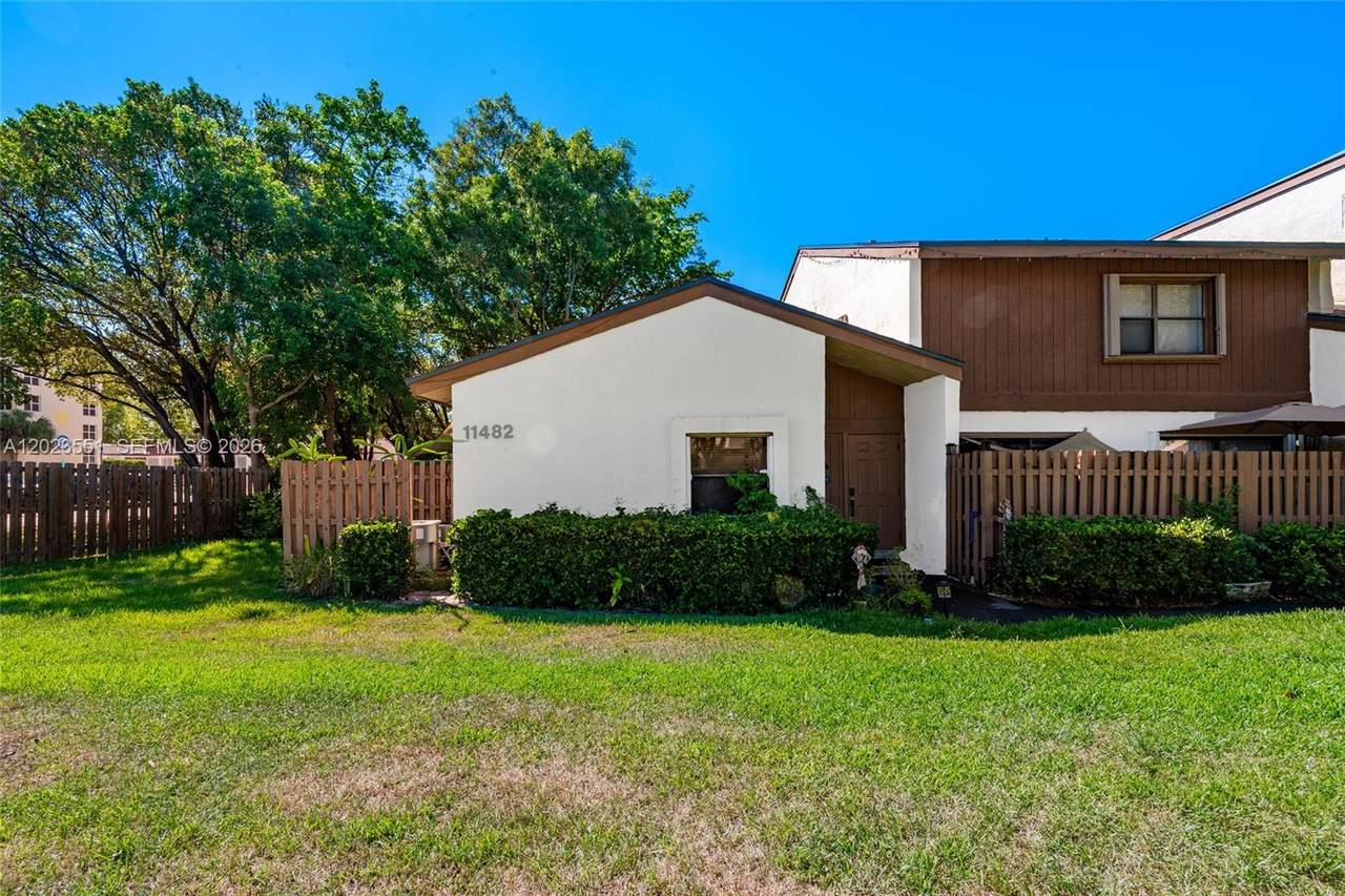 11482 109th Rd - Photo 1