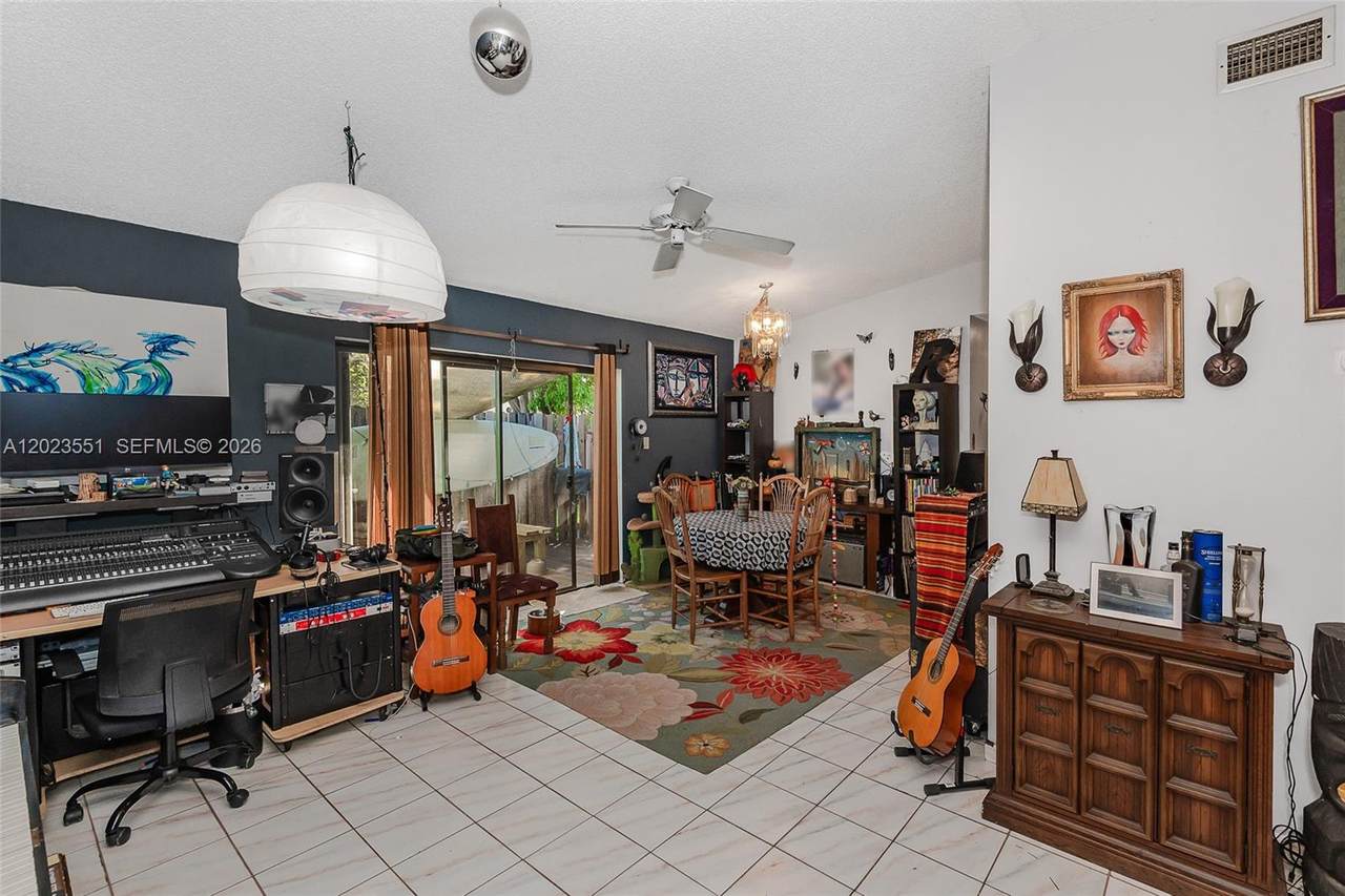 https://bt-photos.global.ssl.fastly.net/miami/1280_boomver_1_A12023551-2.jpg