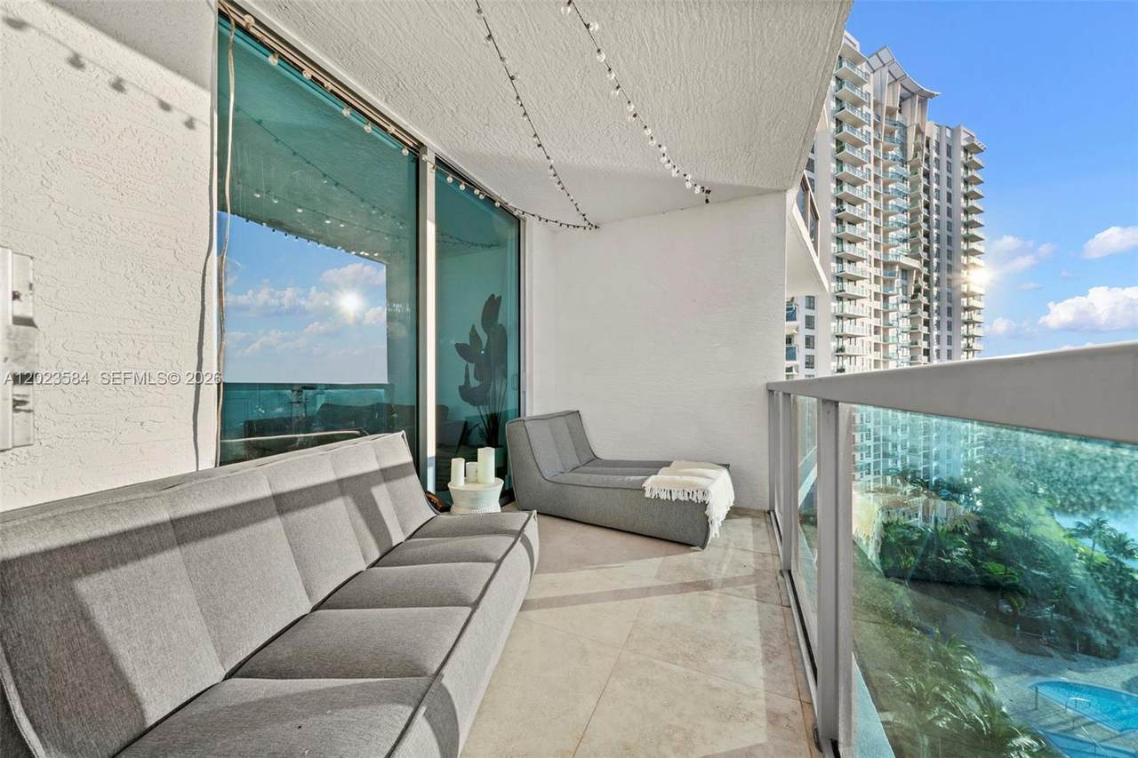 https://bt-photos.global.ssl.fastly.net/miami/1280_boomver_1_A12023584-2.jpg