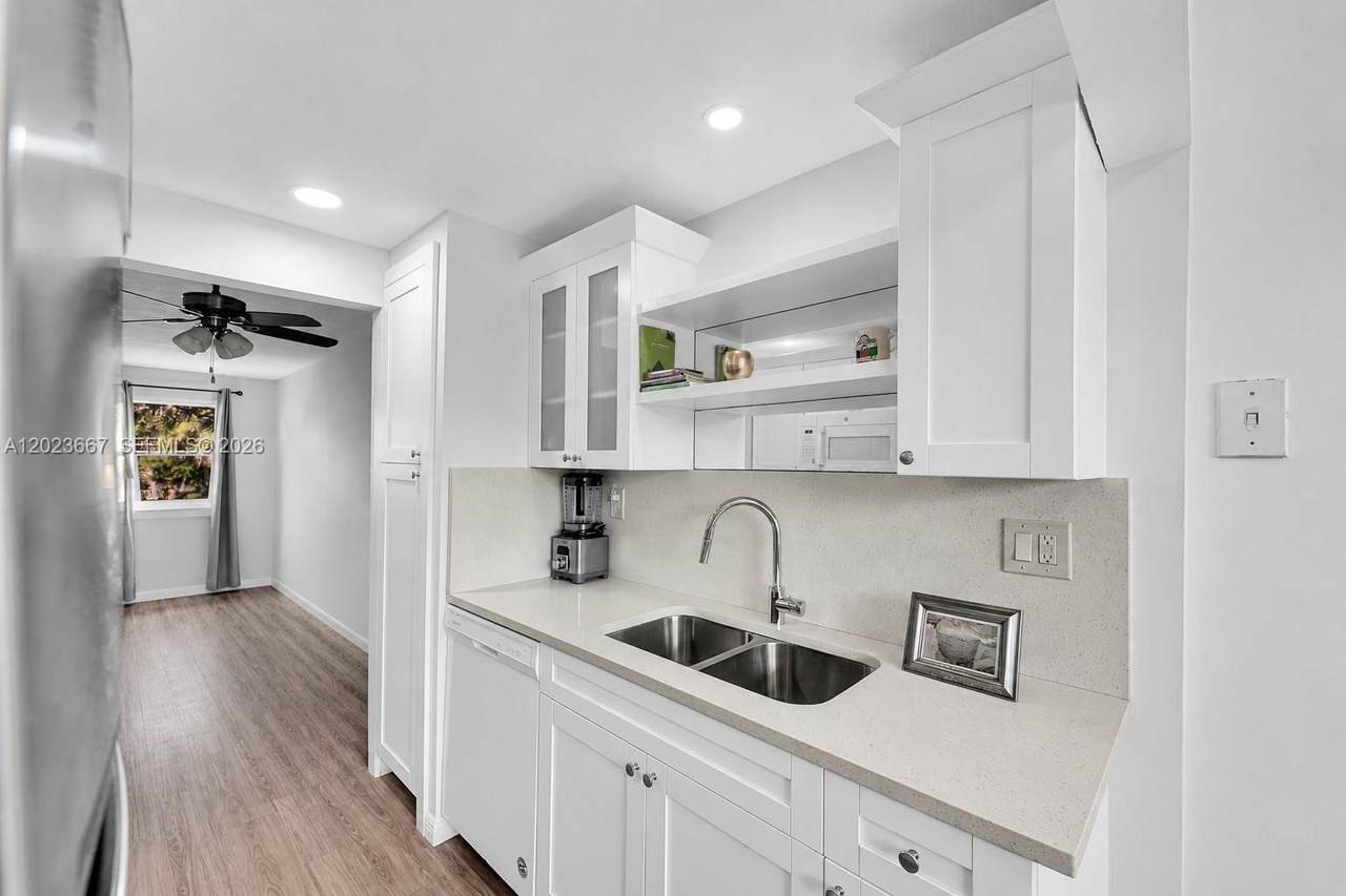8405 61st St - Photo 1