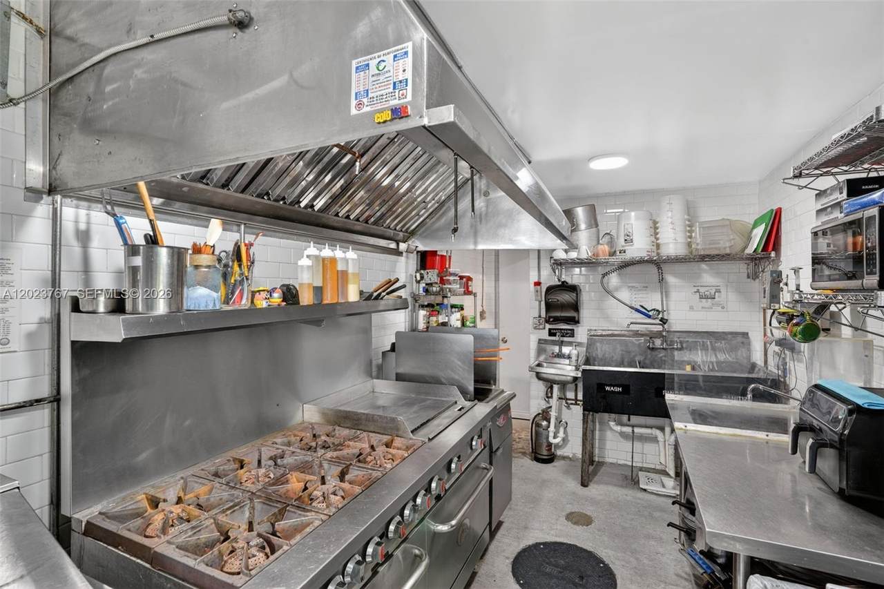  Turnkey Outdoor Beer Garden & Culinary Venue - Photo 1