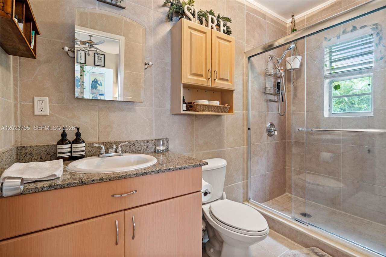 https://bt-photos.global.ssl.fastly.net/miami/1280_boomver_1_A12023795-2.jpg