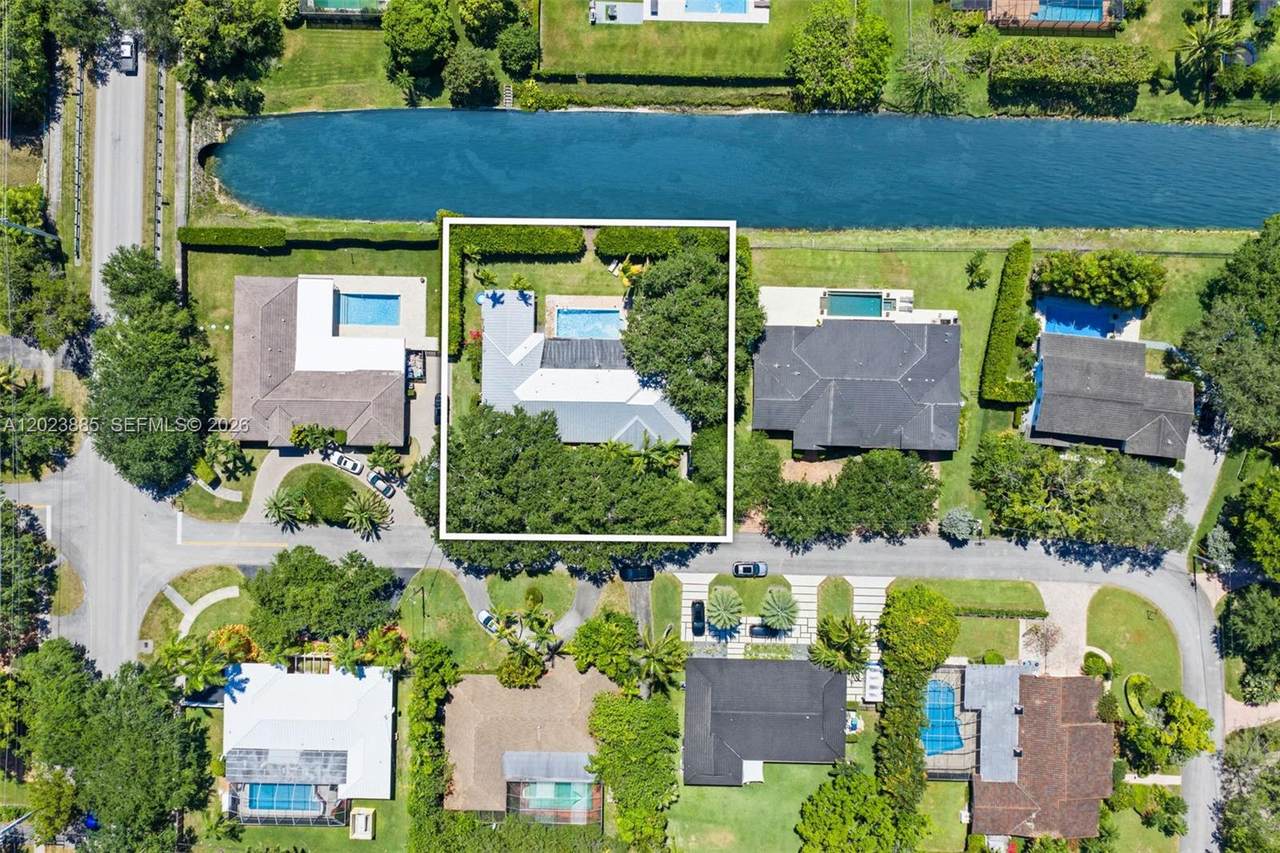 https://bt-photos.global.ssl.fastly.net/miami/1280_boomver_1_A12023885-2.jpg