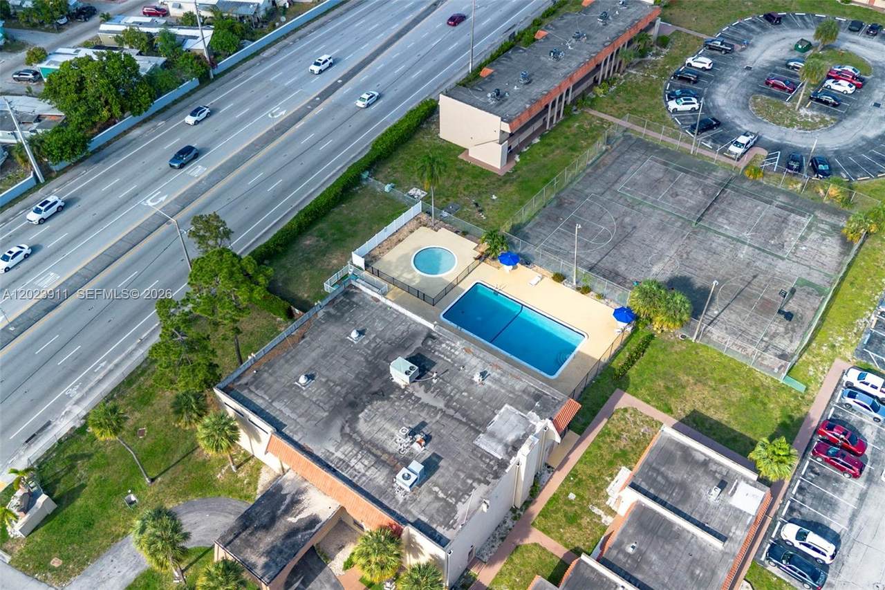https://bt-photos.global.ssl.fastly.net/miami/1280_boomver_1_A12023911-2.jpg