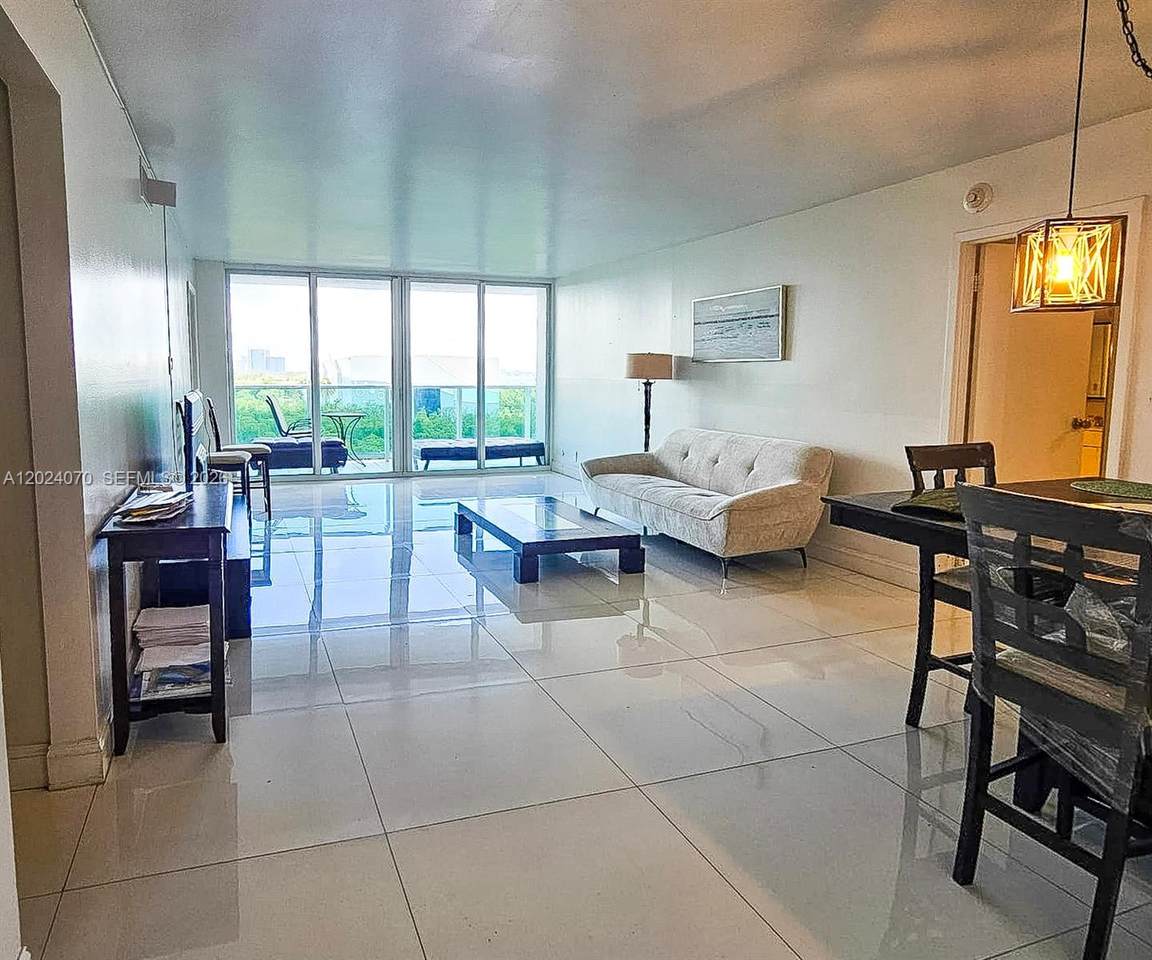 100 Bayview Dr - Photo 1