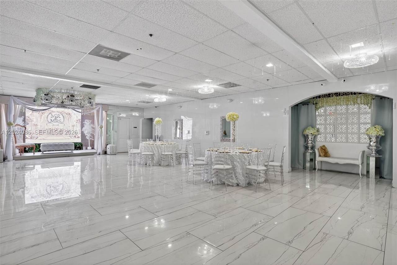 https://bt-photos.global.ssl.fastly.net/miami/1280_boomver_1_A12024086-2.jpg