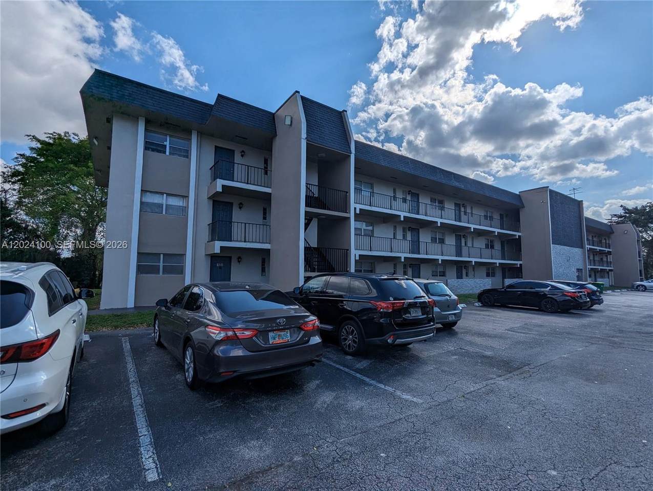 8020 Fairview Dr - Photo 1