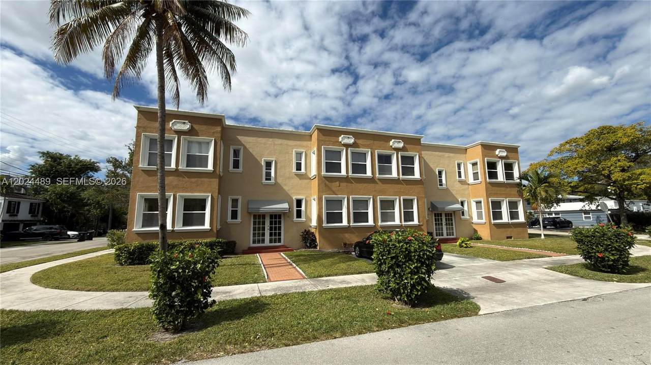 401 16th Ave - Photo 1
