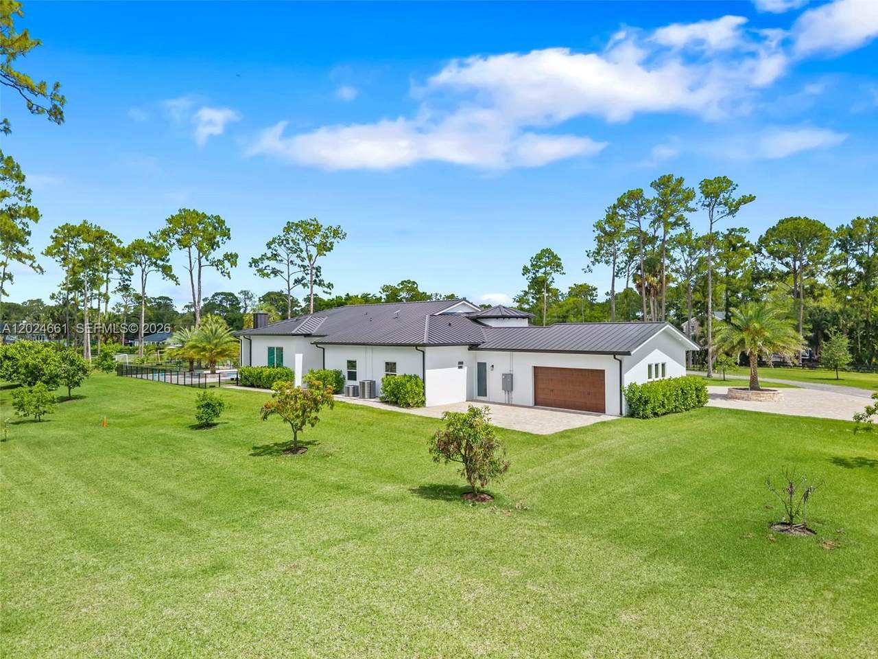 https://bt-photos.global.ssl.fastly.net/miami/1280_boomver_1_A12024661-2.jpg