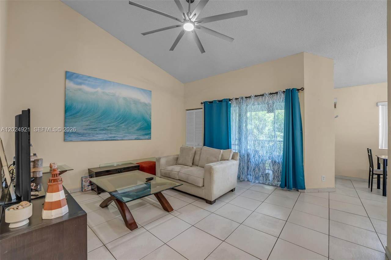 https://bt-photos.global.ssl.fastly.net/miami/1280_boomver_1_A12024921-2.jpg